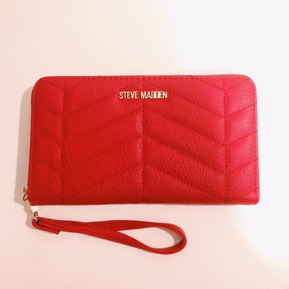 Steve Madden Wristlet